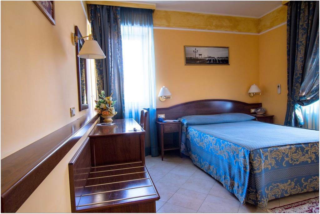 B&B Degli Amici Ciampino Cameră foto