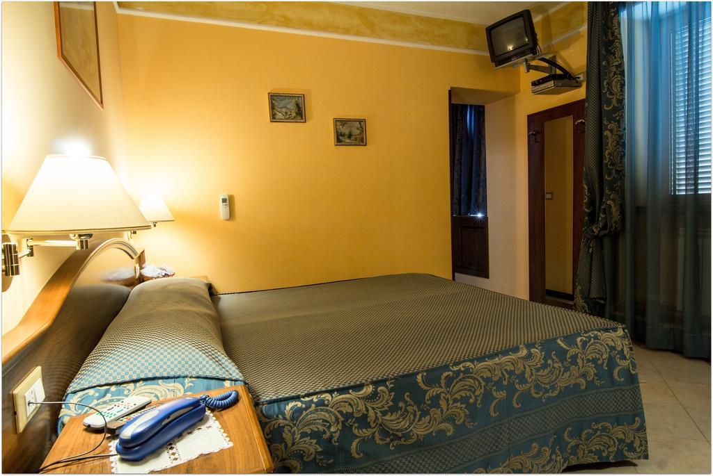 B&B Degli Amici Ciampino Cameră foto